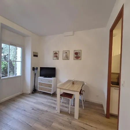 Avec Cour Privée * Rochefort (Charente-Maritime)